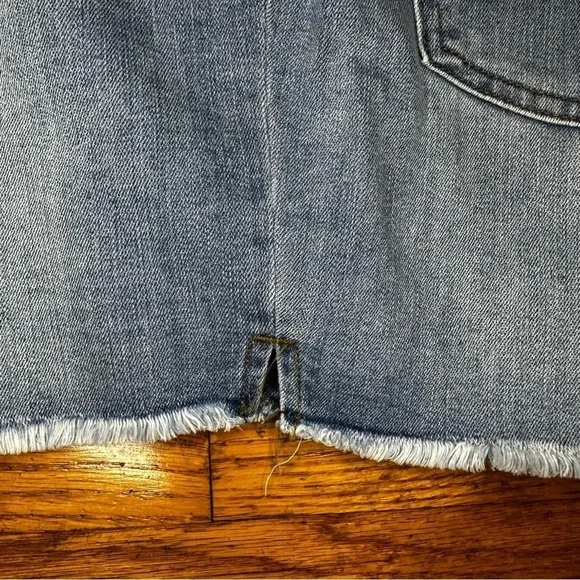 Seven7 Weekend Denim Shorts Size 12 Frayed Hem Light Wash - Picture 7 of 10